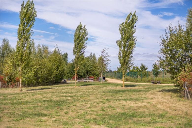 2 bedroom flat, Eddington Avenue, Cambridge CB3 - Available