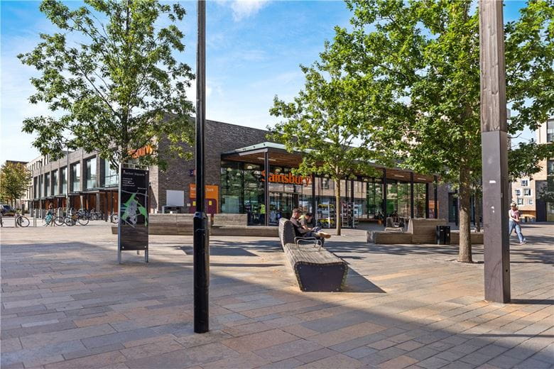 2 bedroom flat, Eddington Avenue, Cambridge CB3 - Available