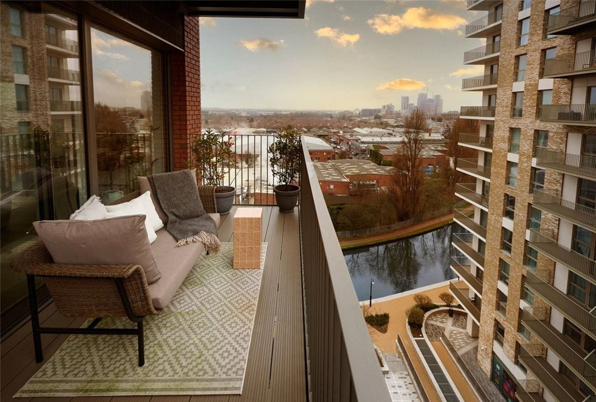 1 bedroom flat, Grand Union, Beresford Avenue HA0 - Available