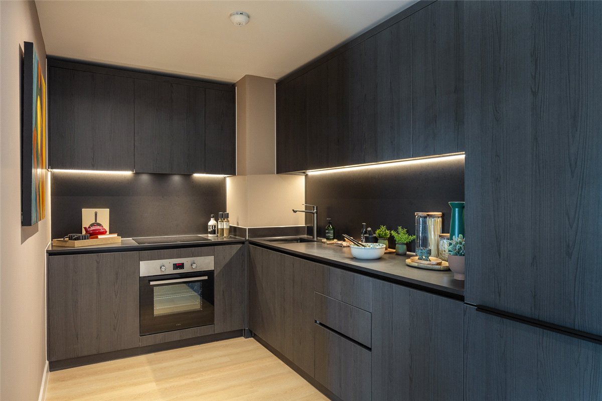 2 bedroom flat, Dutton Street, Manchester M3 - Available