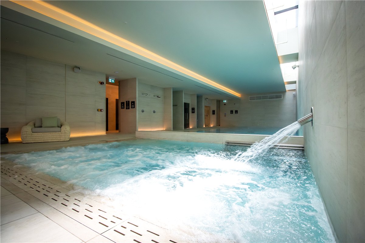 1 bedroom flat, Dutton Street, Manchester M3 - Available