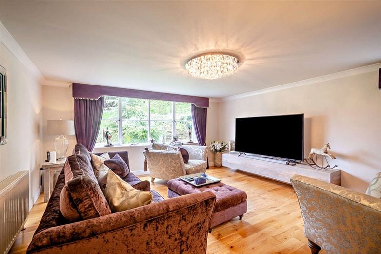 6 bedroom house, Highfield Lane, Farnham HG5 - Available