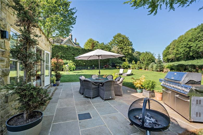 6 bedroom house, Highfield Lane, Farnham HG5 - Available