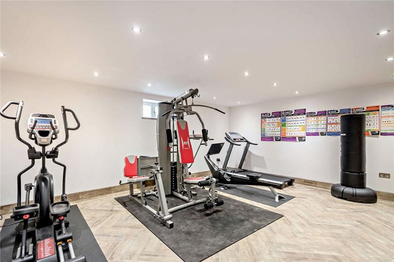 5 bedroom house, Main Street, Ledston WF10 - Available