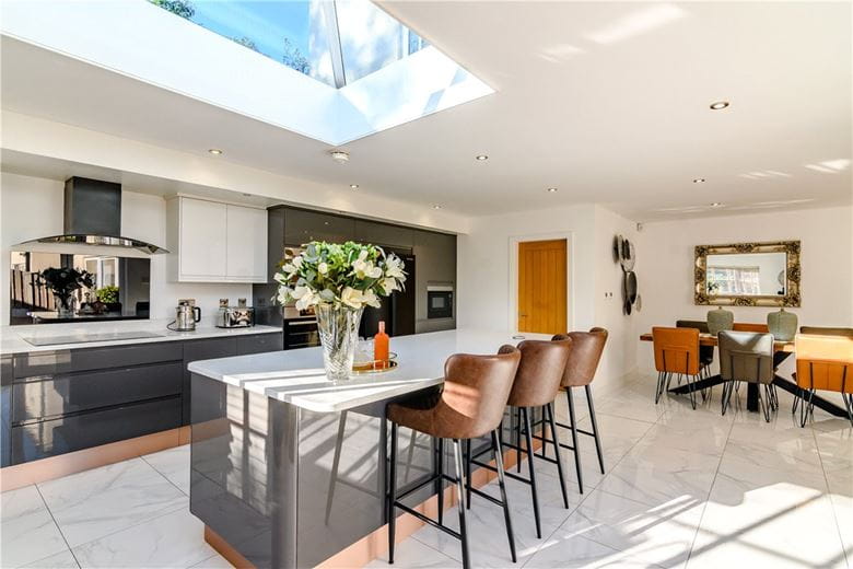 5 bedroom house, York Road, Flaxby HG5 - Available