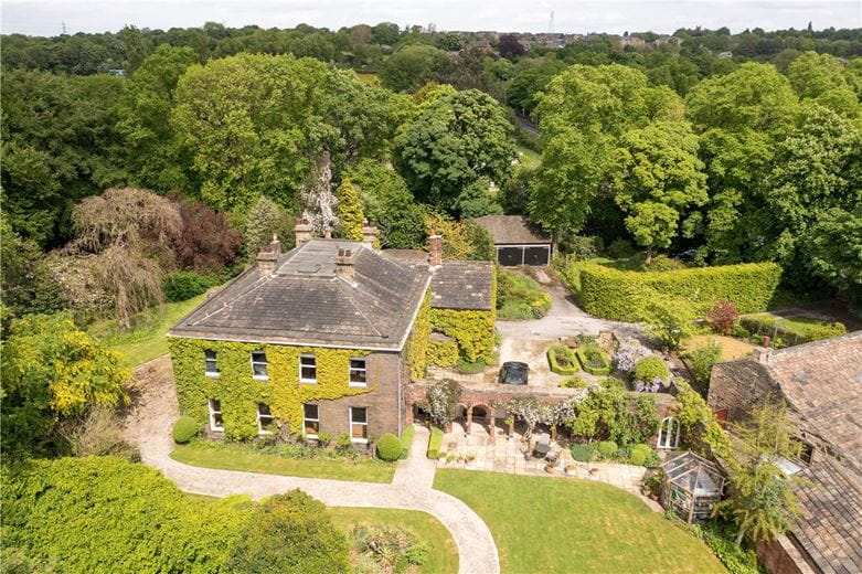 6 bedroom house, Spen Lane, Gomersal BD19 - Available