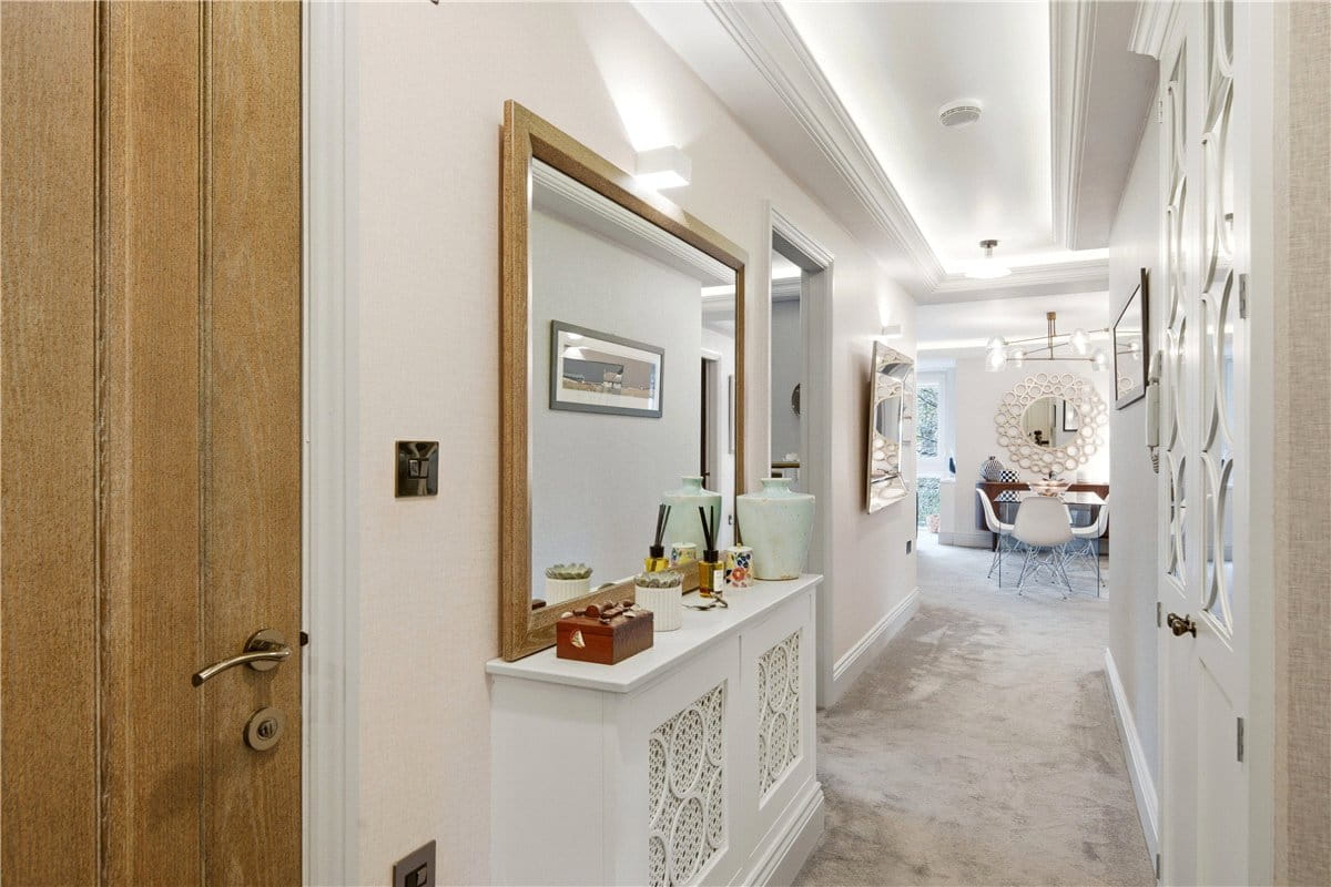 3 bedroom flat, Apartment 5, Esplanade Court, 2 St. Marys Walk HG2 - Available