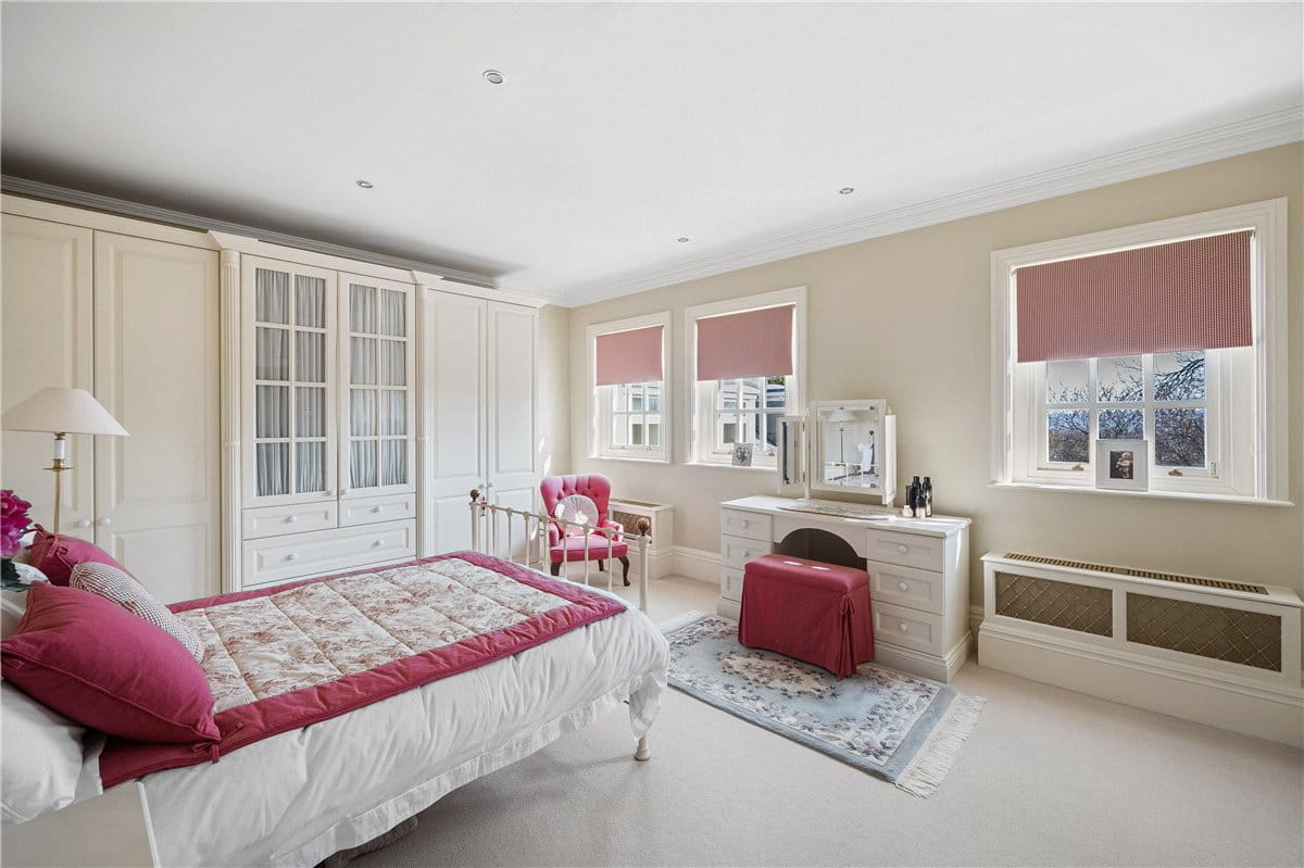 6 bedroom house, Crag Lane, Huby LS17 - Available