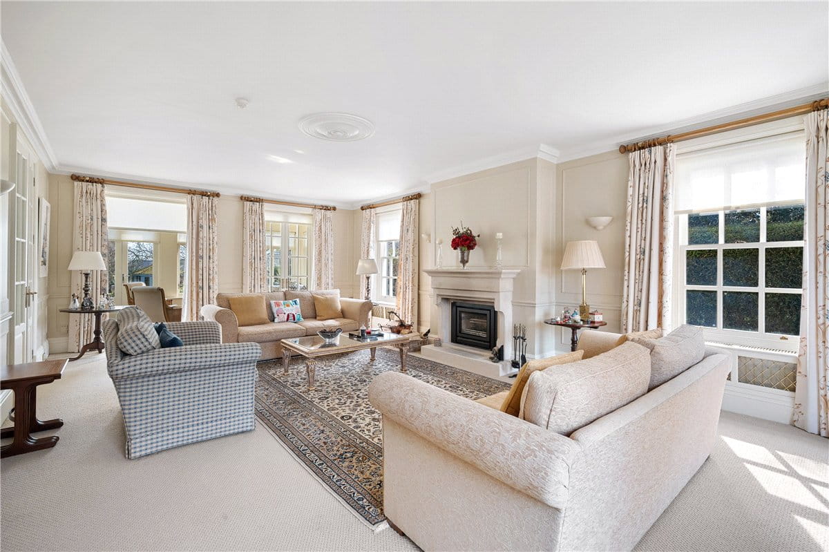 6 bedroom house, Crag Lane, Huby LS17 - Available