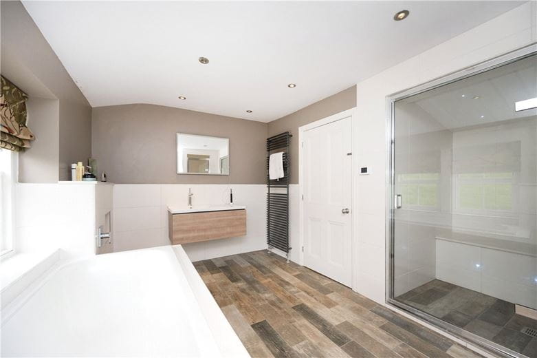 6 bedroom house, Healthwaite Hall, Weeton LS17 - Available