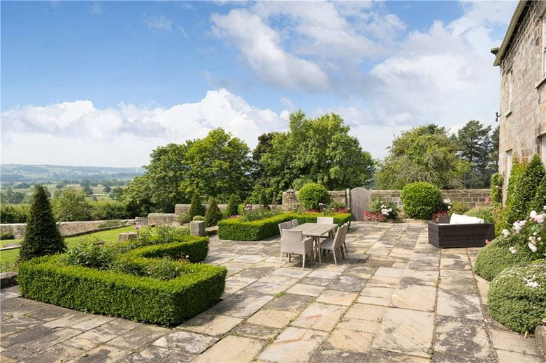 6 bedroom house, Healthwaite Hall, Weeton LS17 - Available