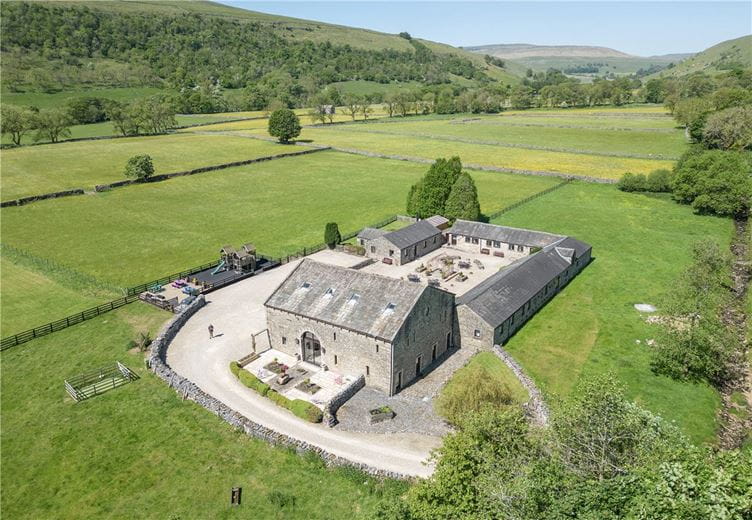  bedroom , Stonelands Farmyard Cottages, and Dubb Croft Barn BD23 - Available