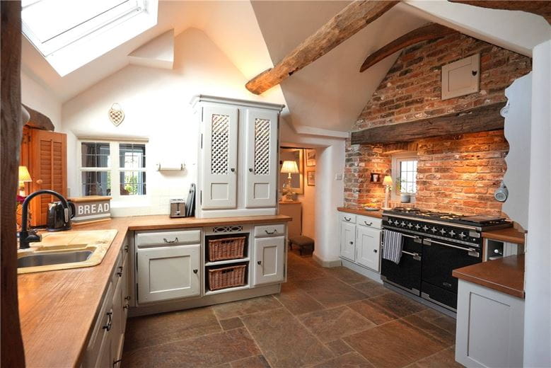3 bedroom house, Chapel Hill, Kearby LS22 - Available