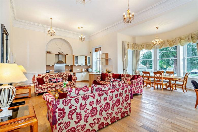 1 bedroom flat, 1 Ingmanthorpe Hall, Racecourse Approach LS22 - Sold