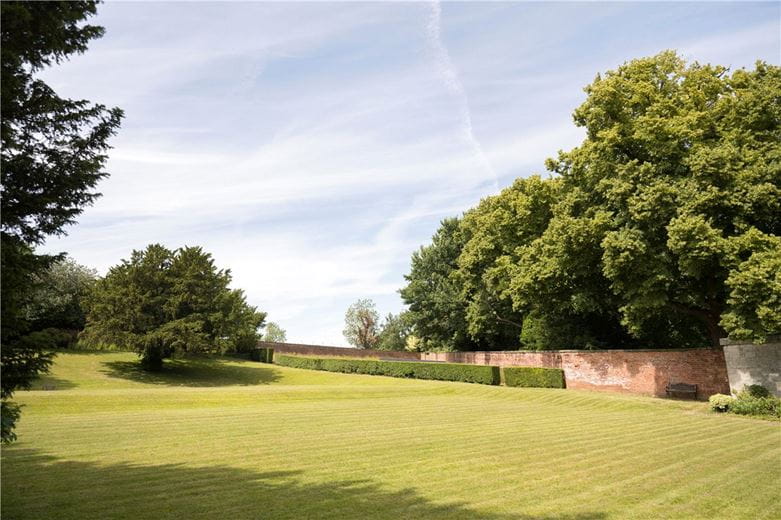  House, Wadworth, Doncaster DN11 - Available