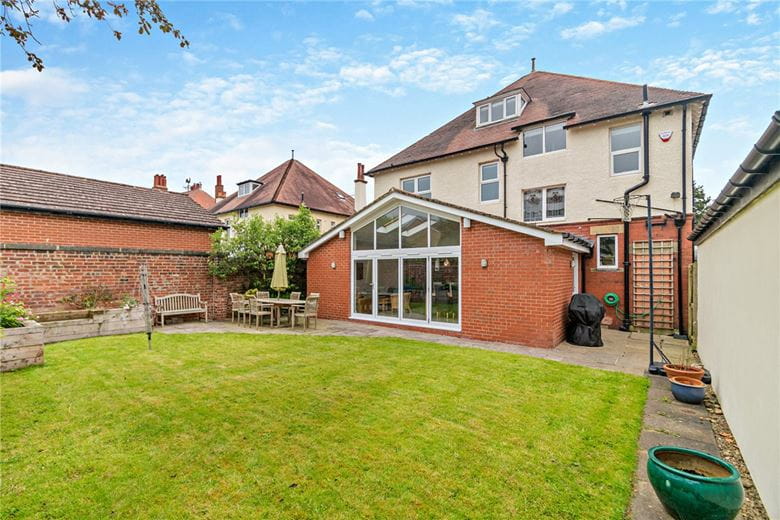 5 bedroom house, Rossett Green Lane, Harrogate HG2 - Available
