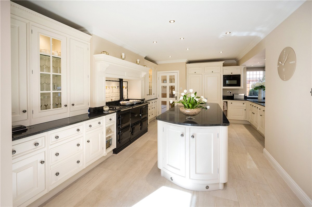 4 bedroom house, Woodgate Lane, Weeton LS17 - Available