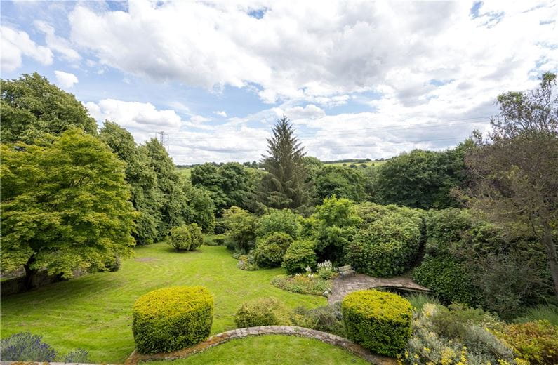 5 bedroom house, Briestfield Road, Briestfield WF12 - Available