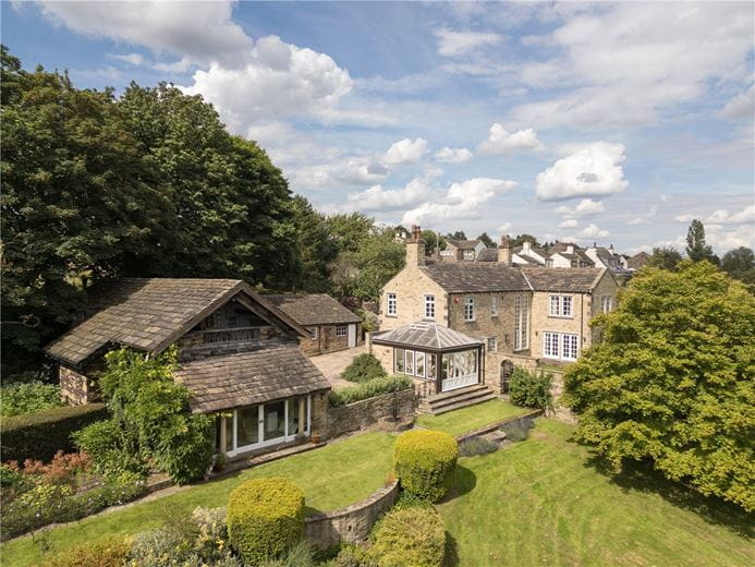 5 bedroom house, Briestfield Road, Briestfield WF12 - Available