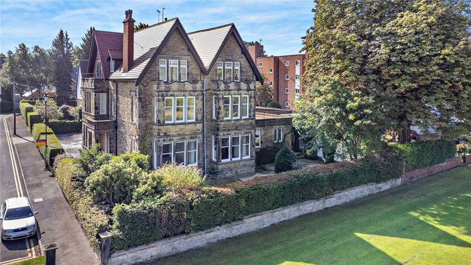 4 bedroom flat, Stray Road, Harrogate HG2 - Sold
