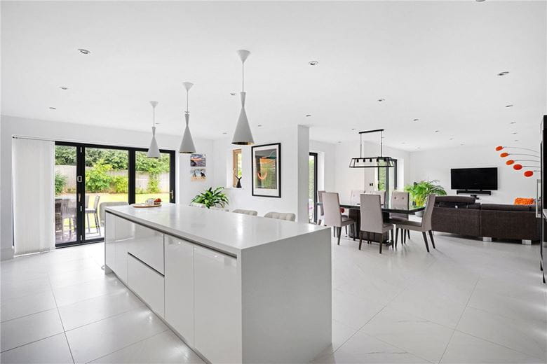 5 bedroom house, Rigton Gardens, Bardsey LS17 - Available