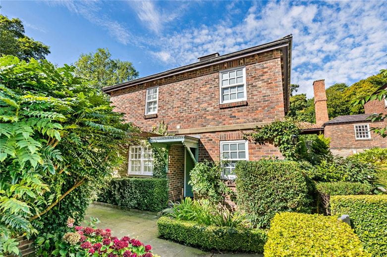 2 bedroom house, Castle Mills, Knaresborough HG5 - Sold STC