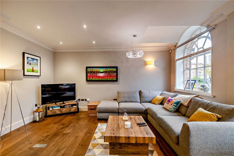 2 bedroom flat, North Park Road, Harrogate HG1 - Sold