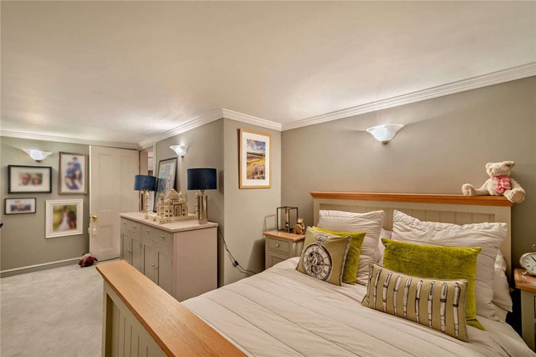 5 bedroom house, Queen Parade, Harrogate HG1 - Sold