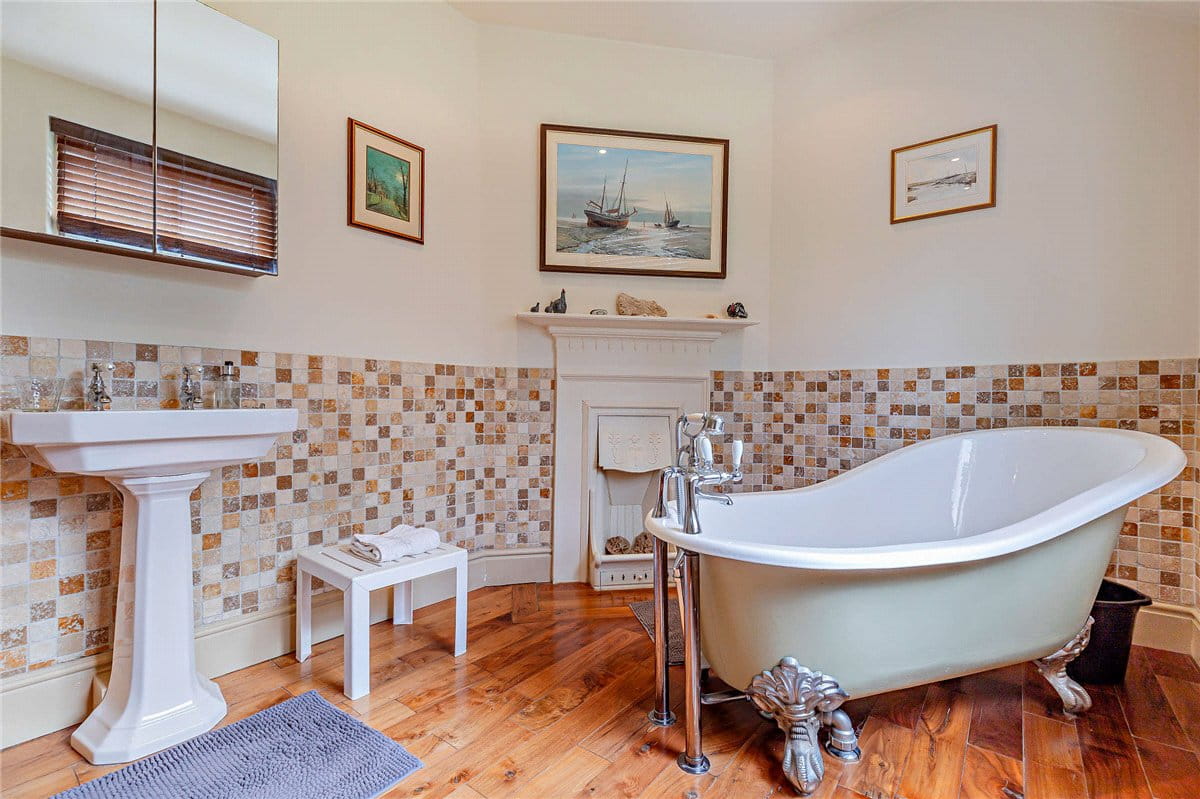 5 bedroom house, Church Square, Harrogate HG1 - Available