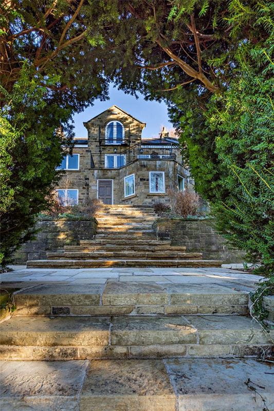 5 bedroom house, Nidd Bank, Knaresborough HG5 - Sold STC