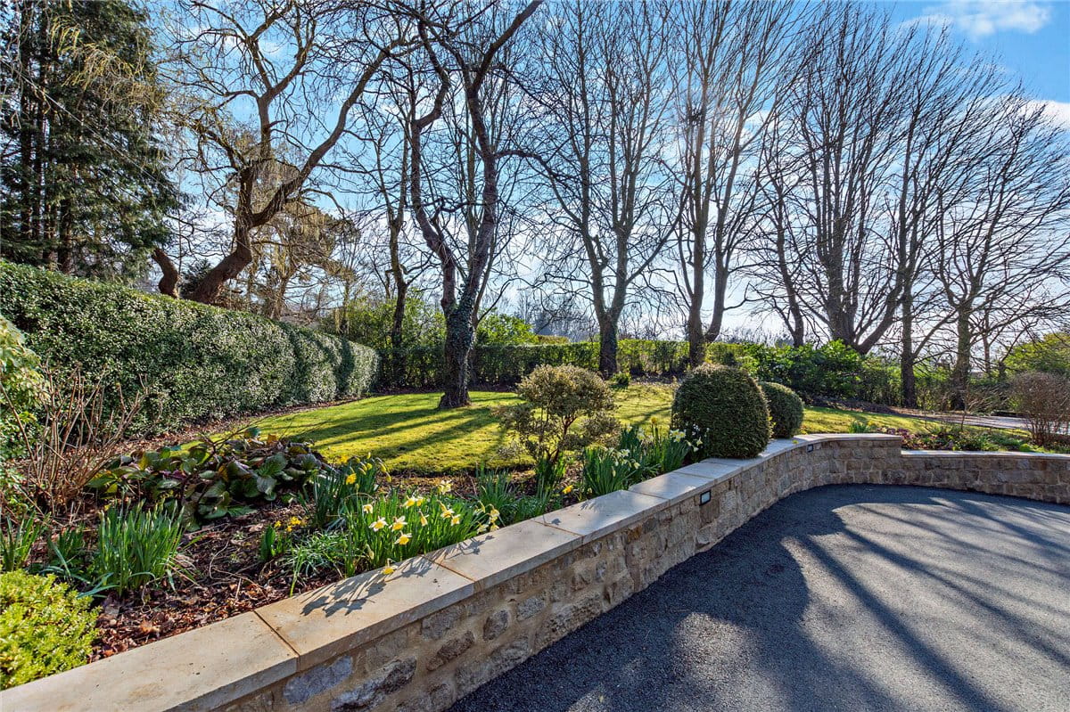 5 bedroom house, Nidd Bank, Knaresborough HG5 - Sold STC