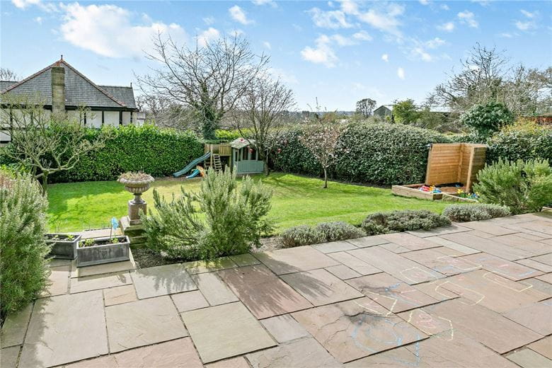 6 bedroom house, Crag Lane, Huby LS17 - Available