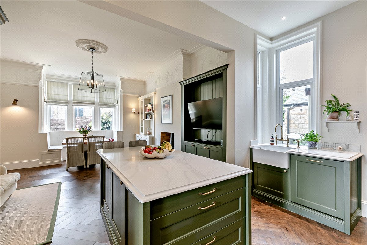 6 bedroom house, Crag Lane, Huby LS17 - Sold