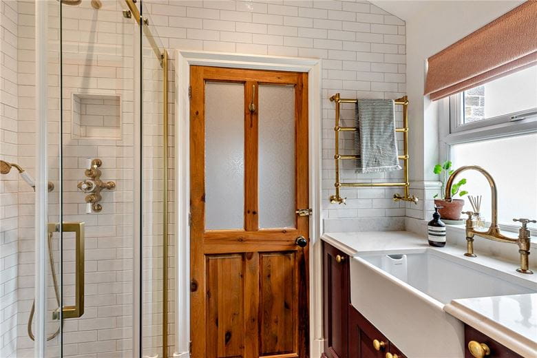 6 bedroom house, Crag Lane, Huby LS17 - Sold