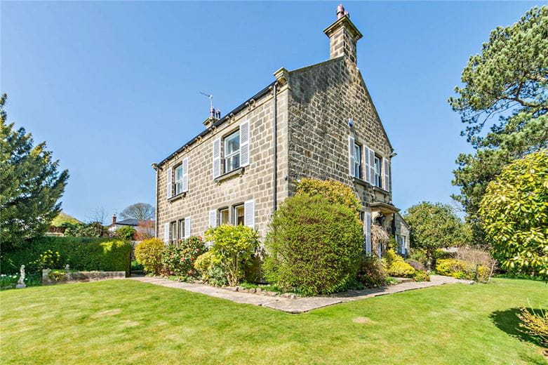 3 bedroom house, Strait Lane, Huby LS17 - Available