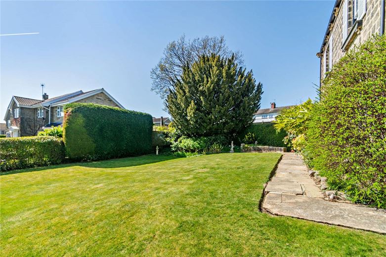 3 bedroom house, Strait Lane, Huby LS17 - Sold