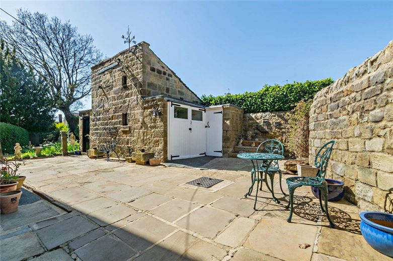 3 bedroom house, Strait Lane, Huby LS17 - Sold