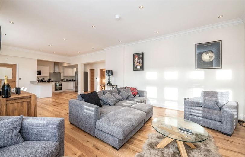 2 bedroom flat, Franklin Mount, Harrogate HG1 - Available