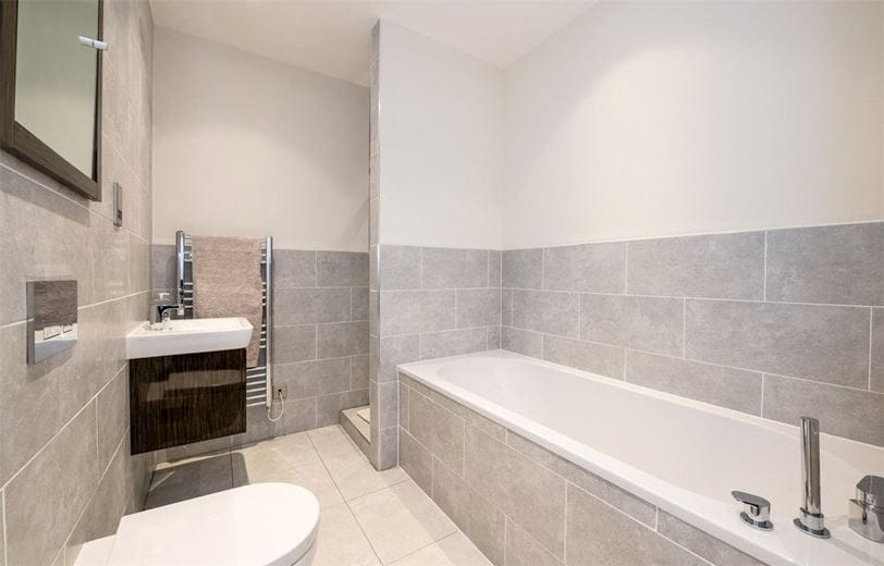 2 bedroom flat, Franklin Mount, Harrogate HG1 - Sold STC