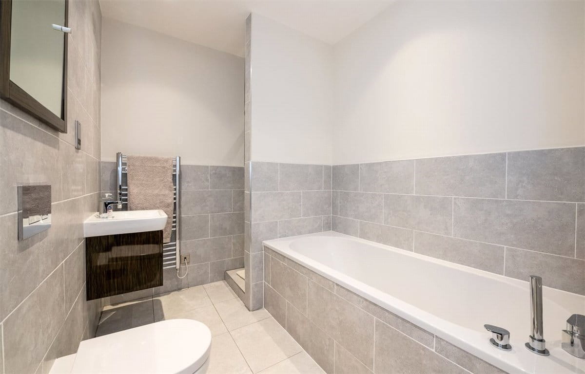 2 bedroom flat, Franklin Mount, Harrogate HG1 - Sold STC