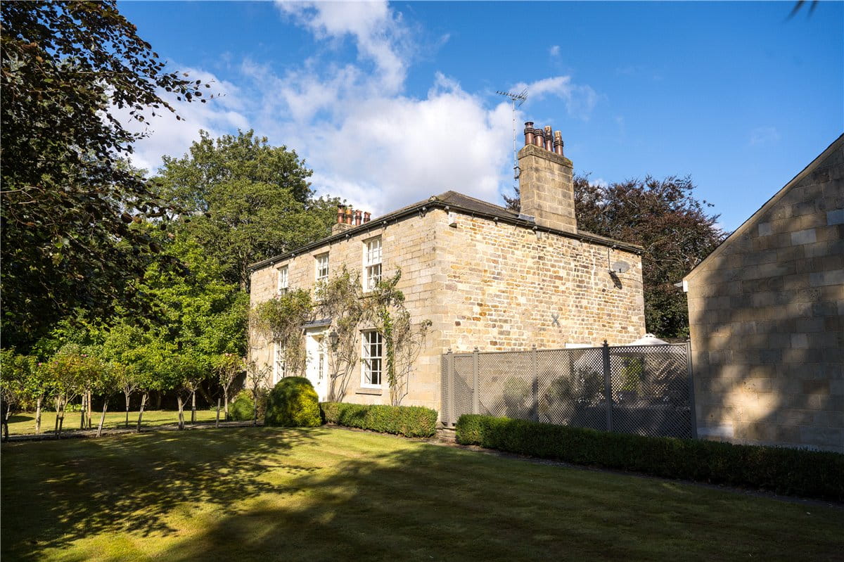 4 bedroom house, Scotton Lodge, Scotton HG5 - Available