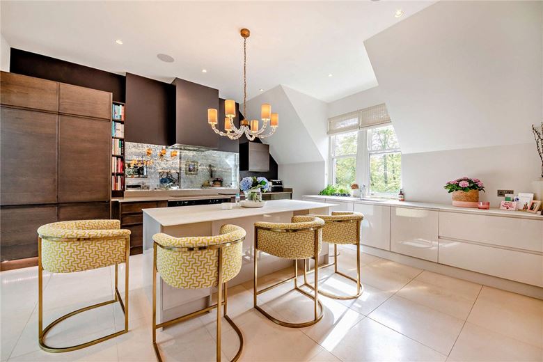 3 bedroom flat, Victoria Avenue, Harrogate HG1 - Available