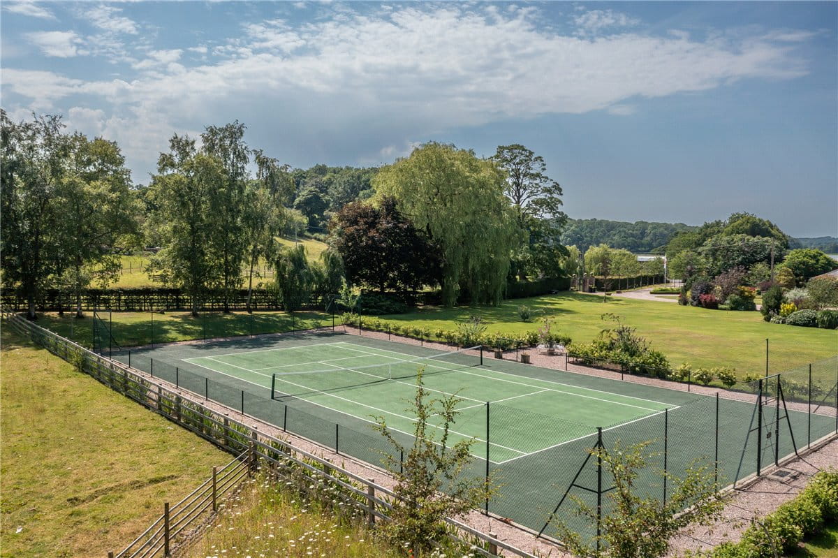 6 bedroom house, Osbaldeston, Near Blackburn BB2 - Available