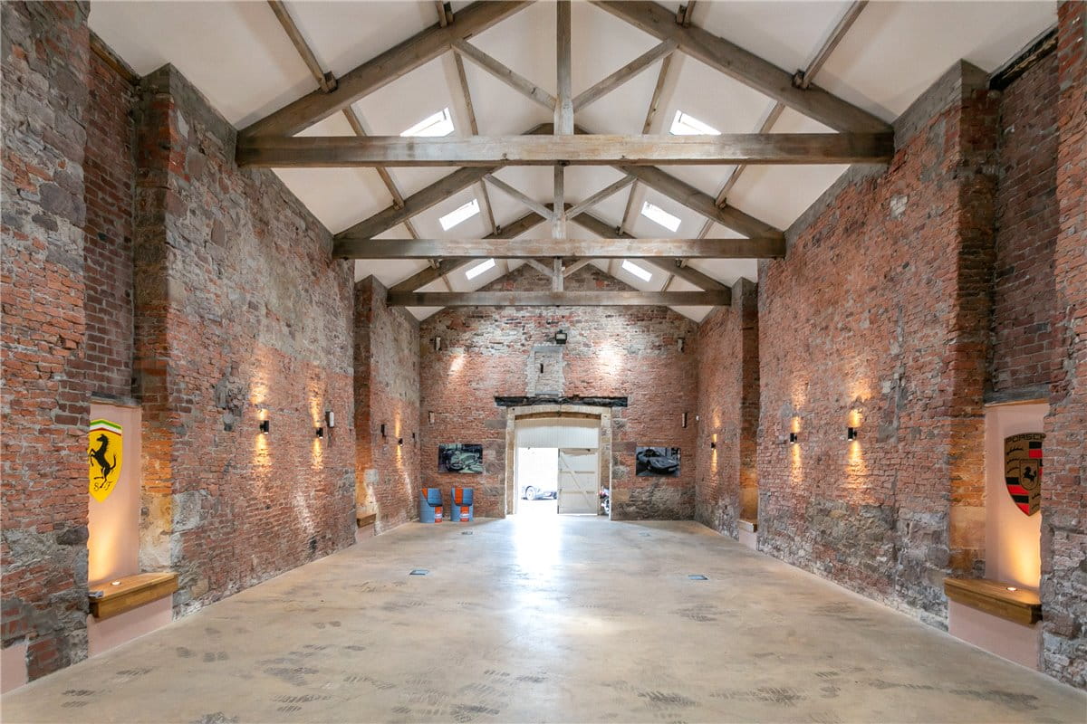 6 bedroom house, Osbaldeston, Near Blackburn BB2 - Available