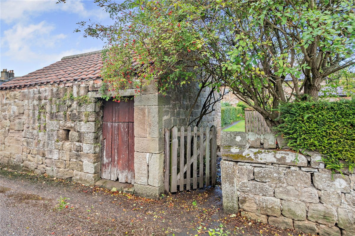 2 bedroom house, Main Street, Ripley HG3 - Available