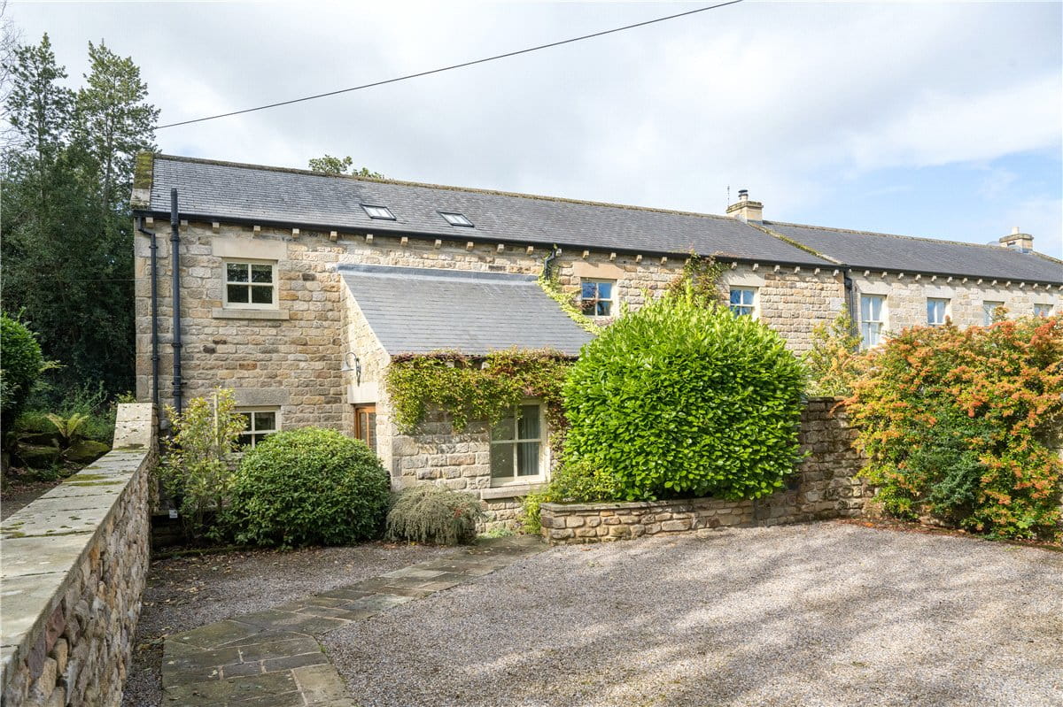 5 bedroom house, Felliscliffe, Near Harrogate HG3 - Available