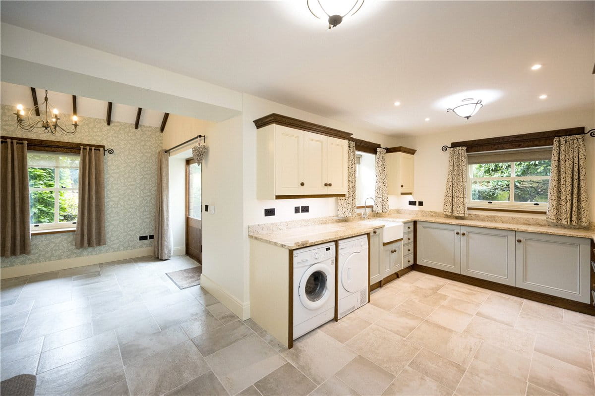 5 bedroom house, Felliscliffe, Near Harrogate HG3 - Available