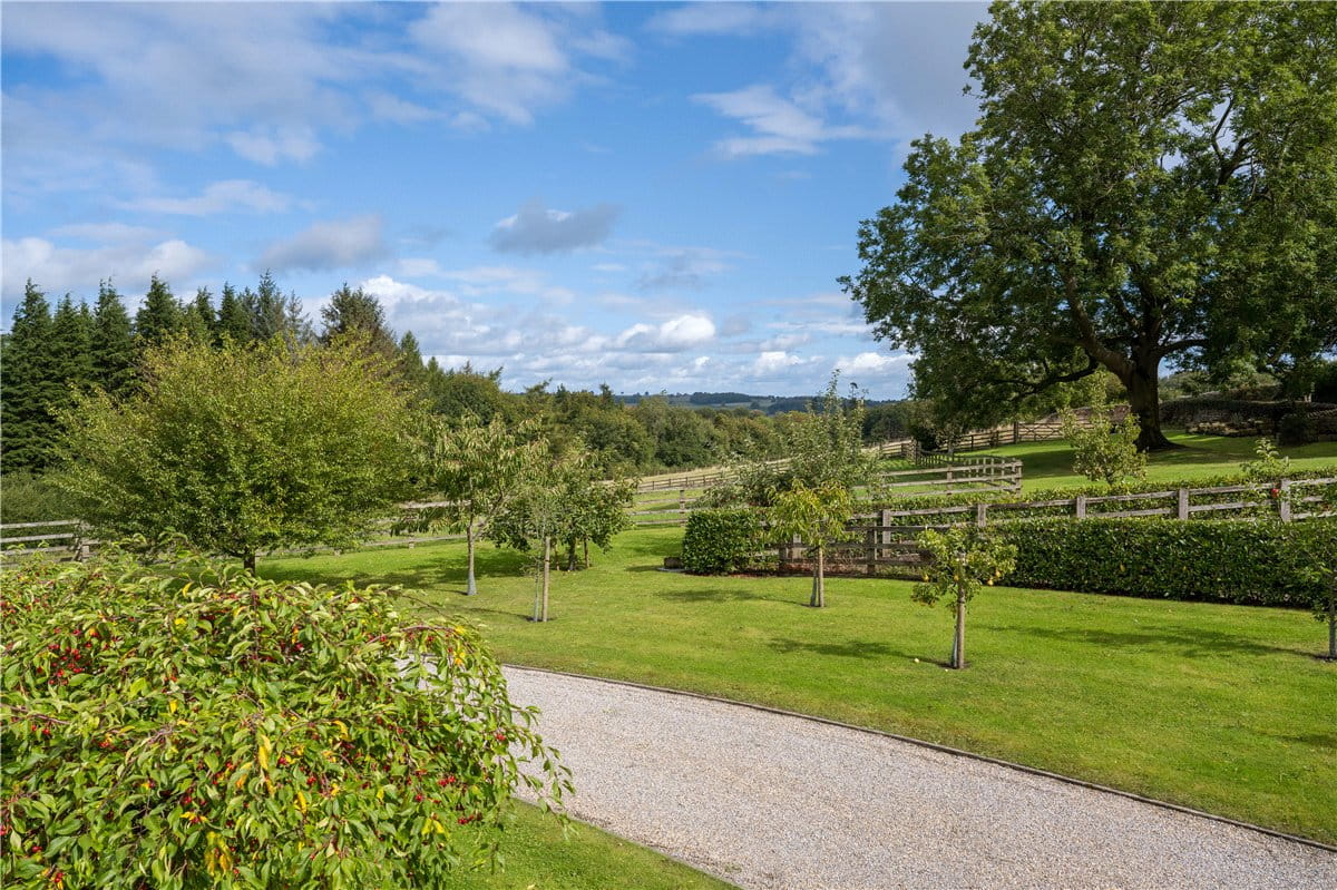 5 bedroom house, Felliscliffe, Near Harrogate HG3 - Available