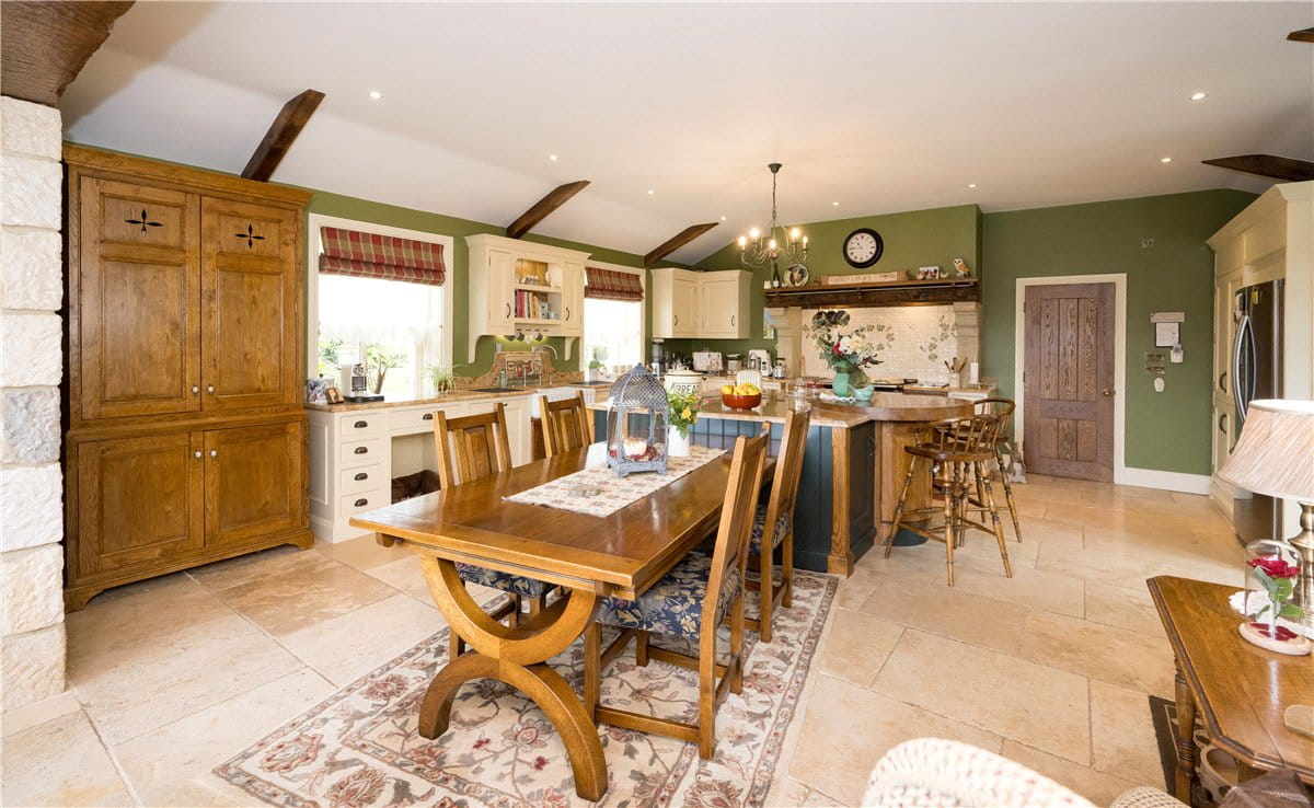 5 bedroom house, Felliscliffe, Near Harrogate HG3 - Available