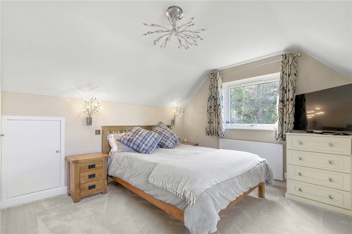 5 bedroom house, Oaklands, Westwood Drive LS29 - Available